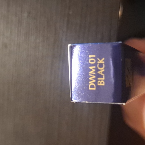 Estee Lauder Double Wear Mascara - Black and Gold - Picture 11 of 11